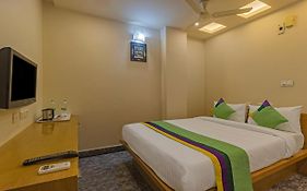 Itsy Hotels Kruthika Inn